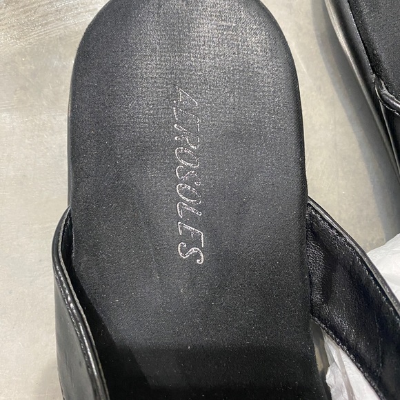 Sandals - Picture 6 of 6